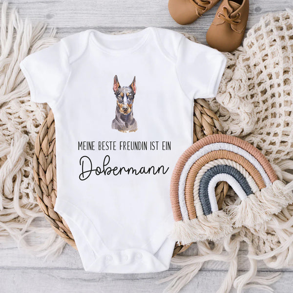 Body Strampler "Meine beste Freundin ist ein Dobermann" | Baby, Geburt, Geschenk, Hund