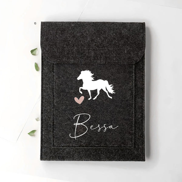 Equidenpasshülle mit Name für Pferde-Pass als Geschenk für Reiter und Pferd | personalisierte Pferdepass-Hülle | mit Islandpferd & Wunschtext
