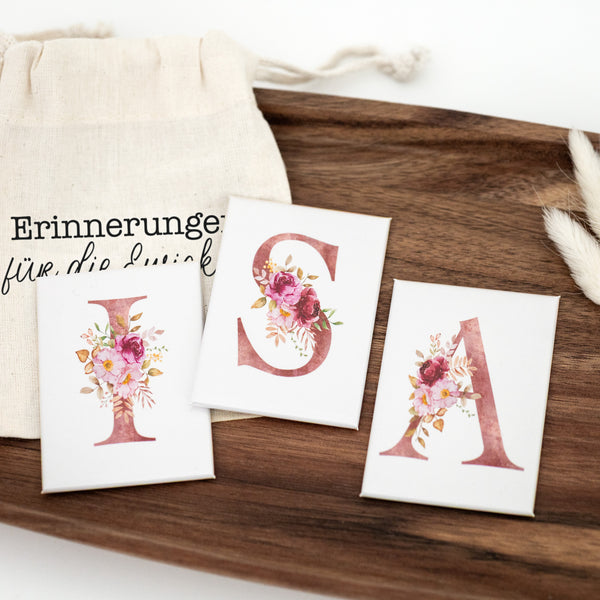 Buchstaben-Magnet | Design: "Rose Flowers" | 54 x 78 mm | für den Sattelschank oder Kühlschrank