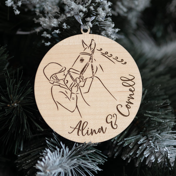 Anhänger "Reiterin + Pferd" mit Wunschtext | Baumanhänger, Weihnachten, Geschenk, Turnier