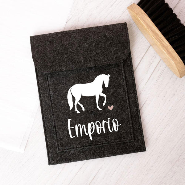 Equidenpasshülle mit Name für Pferde-Pass als Geschenk für Reiter und Pferd | personalisierte Pferdepass-Hülle | mit Pferd & Wunschtext