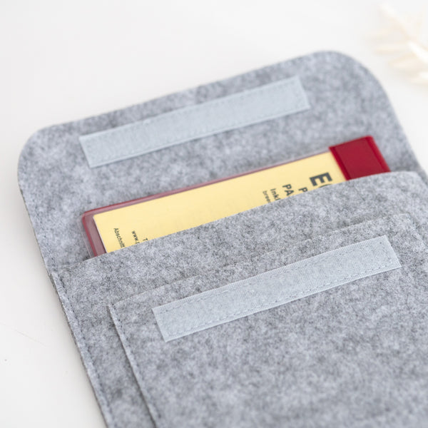 Equidenpasshülle mit Name für Pferde-Pass als Geschenk für Reiter und Pferd | personalisierte Pferdepass-Hülle | mit Islandpferd & Wunschtext