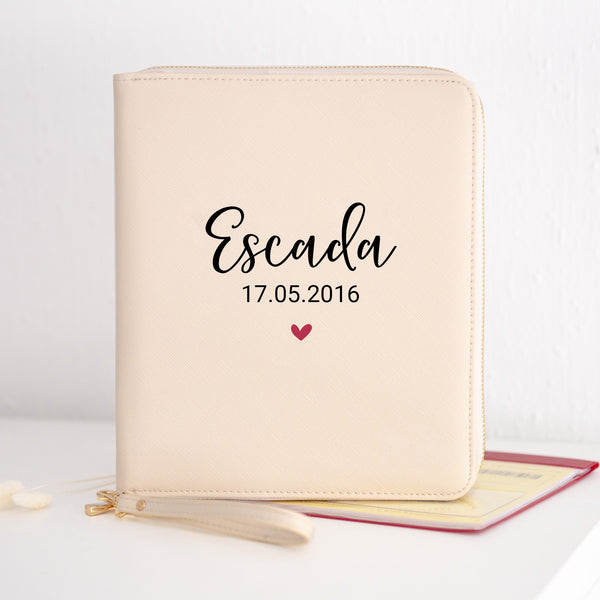 Equidenpasshülle mit Name für Pferde-Pass als Geschenk für Reiter & Pferd | personalisierte Pferdepass-Hülle Organizer Wunschtext Geburtstag