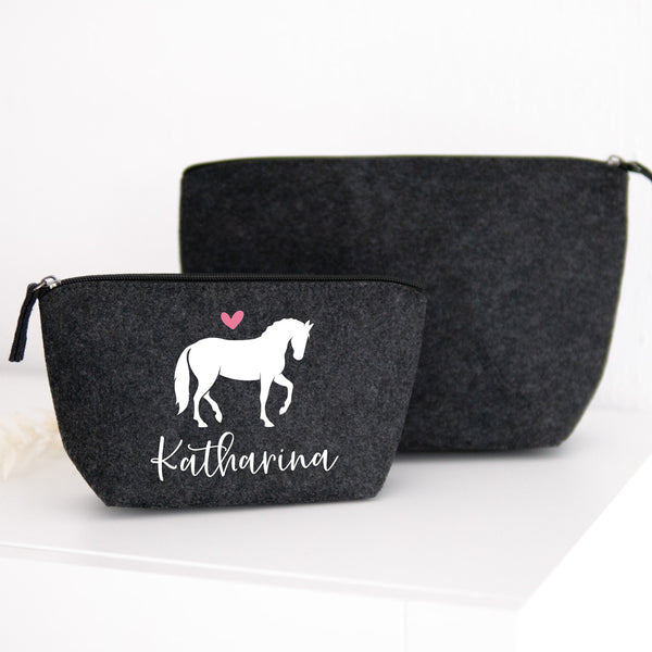 Tasche Filz "Wunschtext" personalisiert in Anthrazit | Design: "Pferd #1" | 2 Größen | Geschenk, Geburtstag, Kulturbeutel