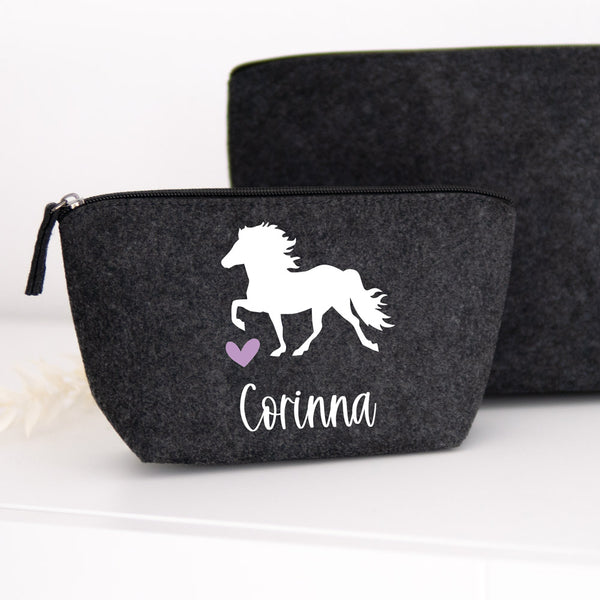 Tasche Filz "Wunschtext" personalisiert in Anthrazit | Design: "Isländer #1" | 2 Größen | Geschenk, Geburtstag, Kulturbeutel