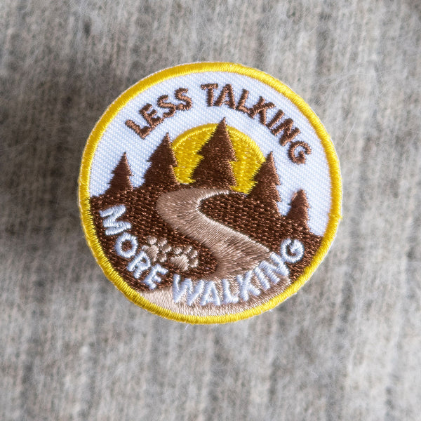 Patch zum Aufbügeln "Less talking more walking" | Hunde, Geschenkidee